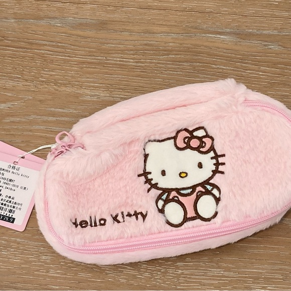 NWT Plush Hello Kitty Makeup Bag – Faux Fur Pencil Case or Travel Pouch - Picture 1 of 5